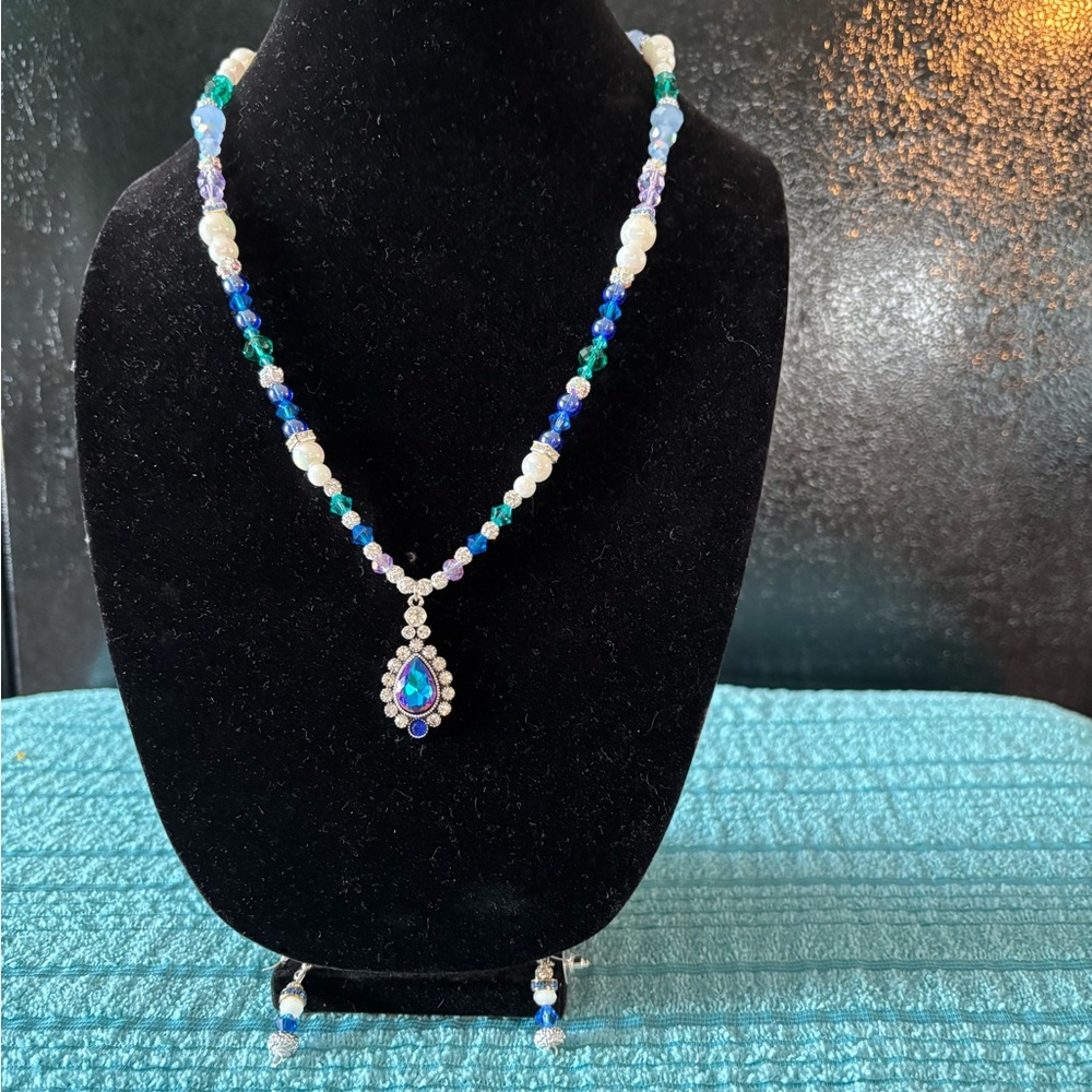 Elegant Blue and White Beaded Necklace